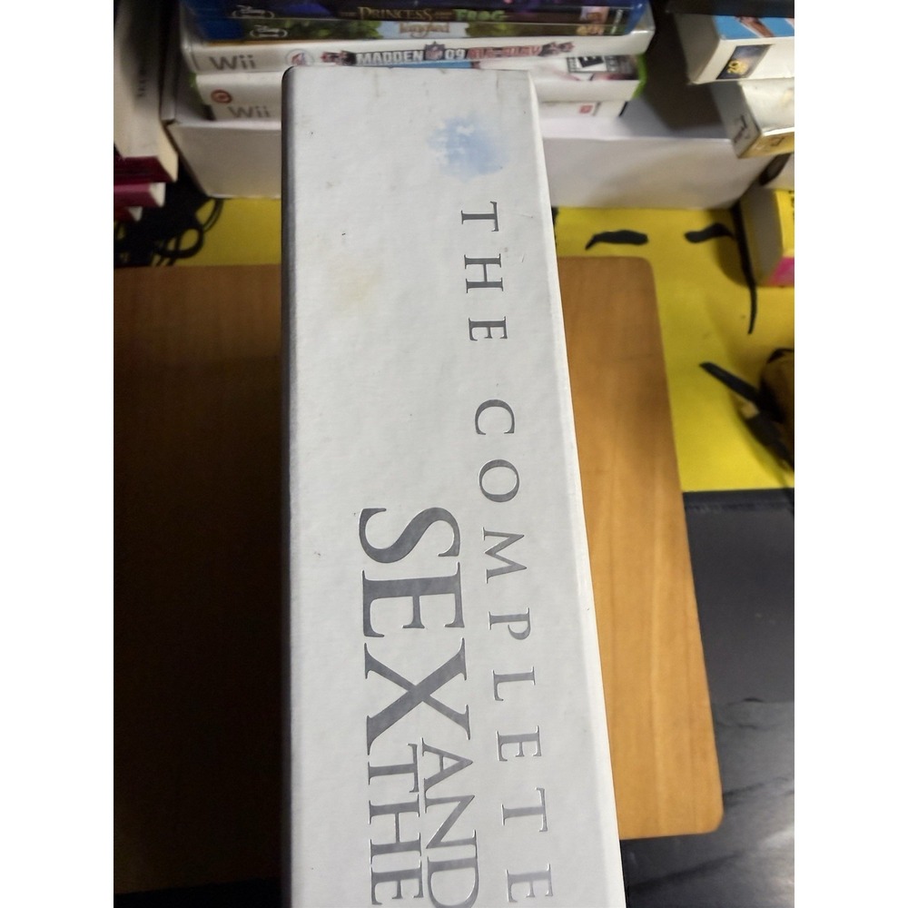 The Complete Collection Sex and the City Hardcover Box Set Carrie Bradshaw - Picture 10 of 16
